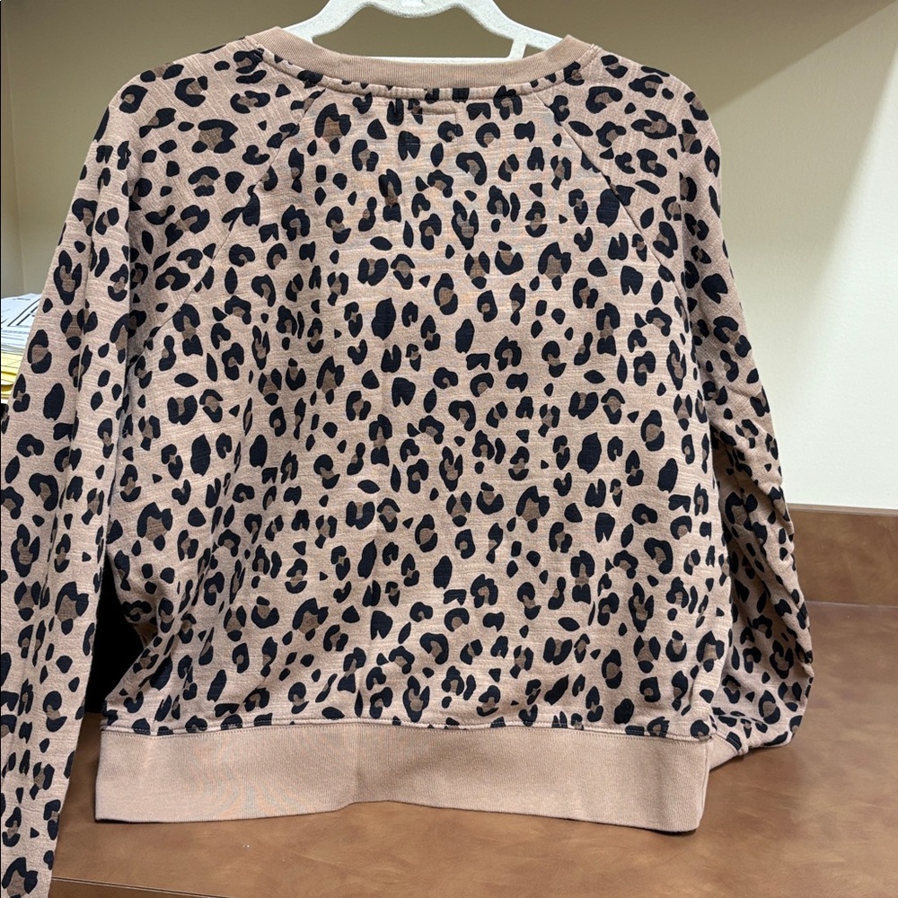 J Crew Vintage Fleece Leopard Print Cropped Sweatshirt Sz Large‎ - Picture 4 of 5